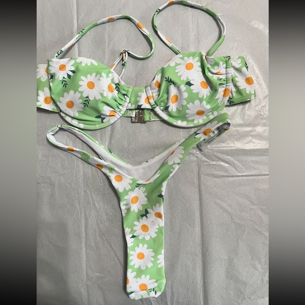 Green Floral Underwire High Cut Thong Bikini Set - Picture 5 of 10